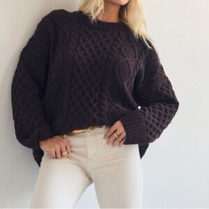 A&F OVERSIZED CABLE KNIT CREW SWEATER x Kathleen Post